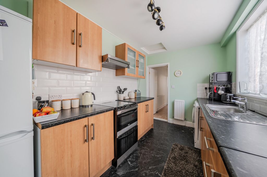 Property photo 3 of 10 1499542-10-6A6B37...