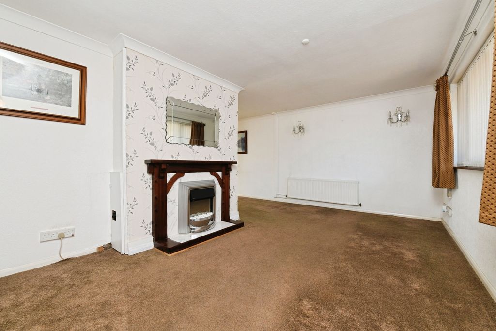 Property photo 3 of 21 Pbox-Img.Jpg
