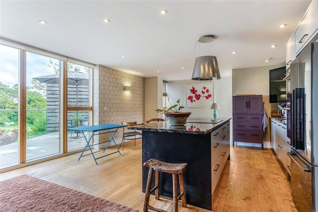 Property photo 2 of 16 Kitchen Diner