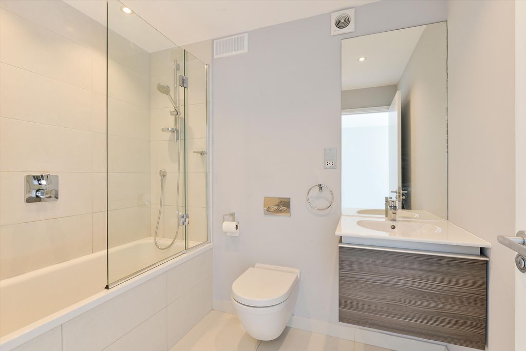 Property photo 2 of 18 Image