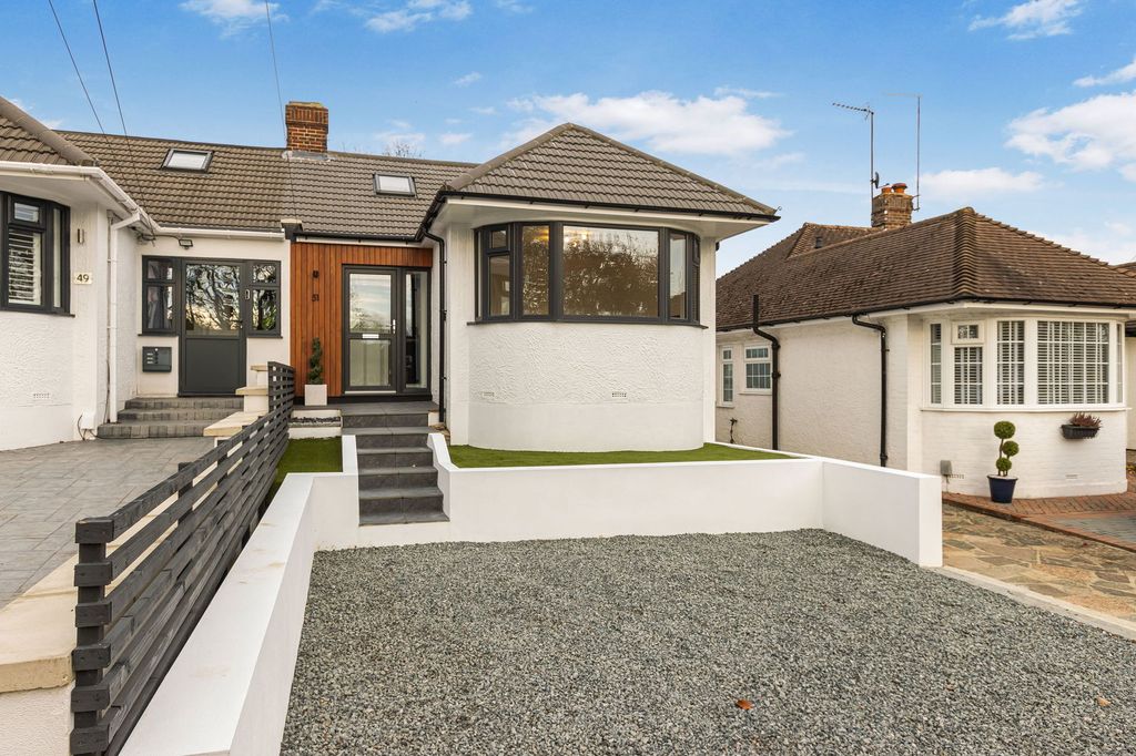 Property photo 2 of 25