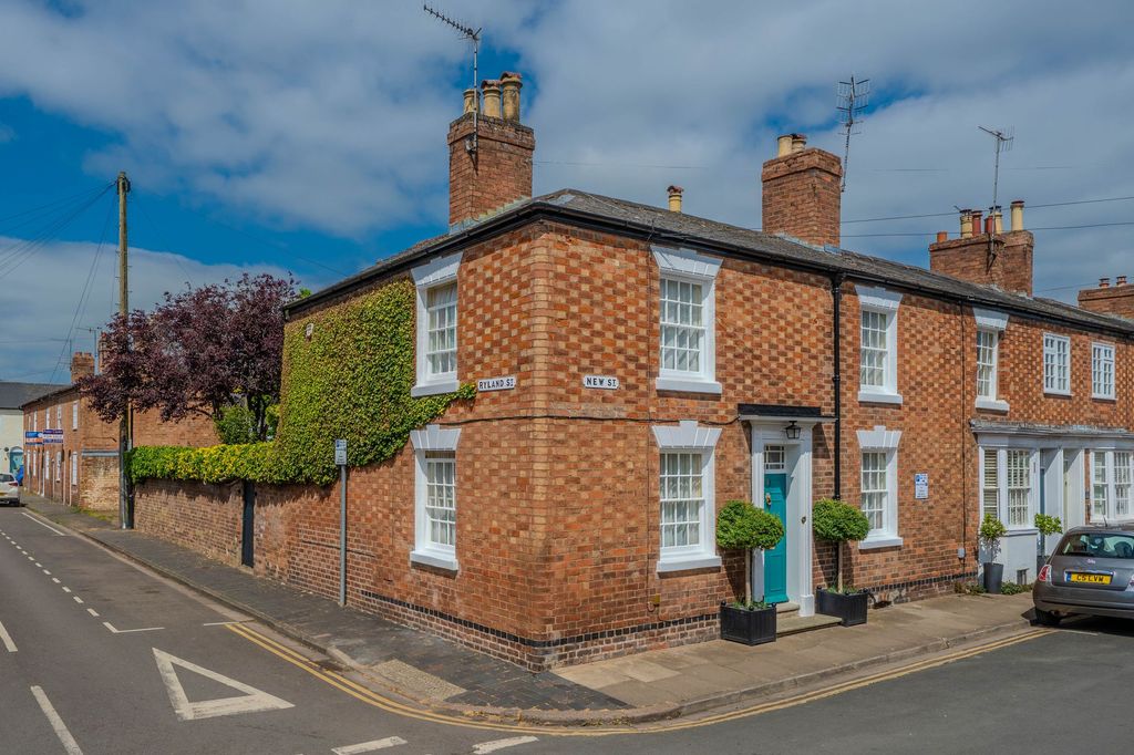 Property photo 1 of 34