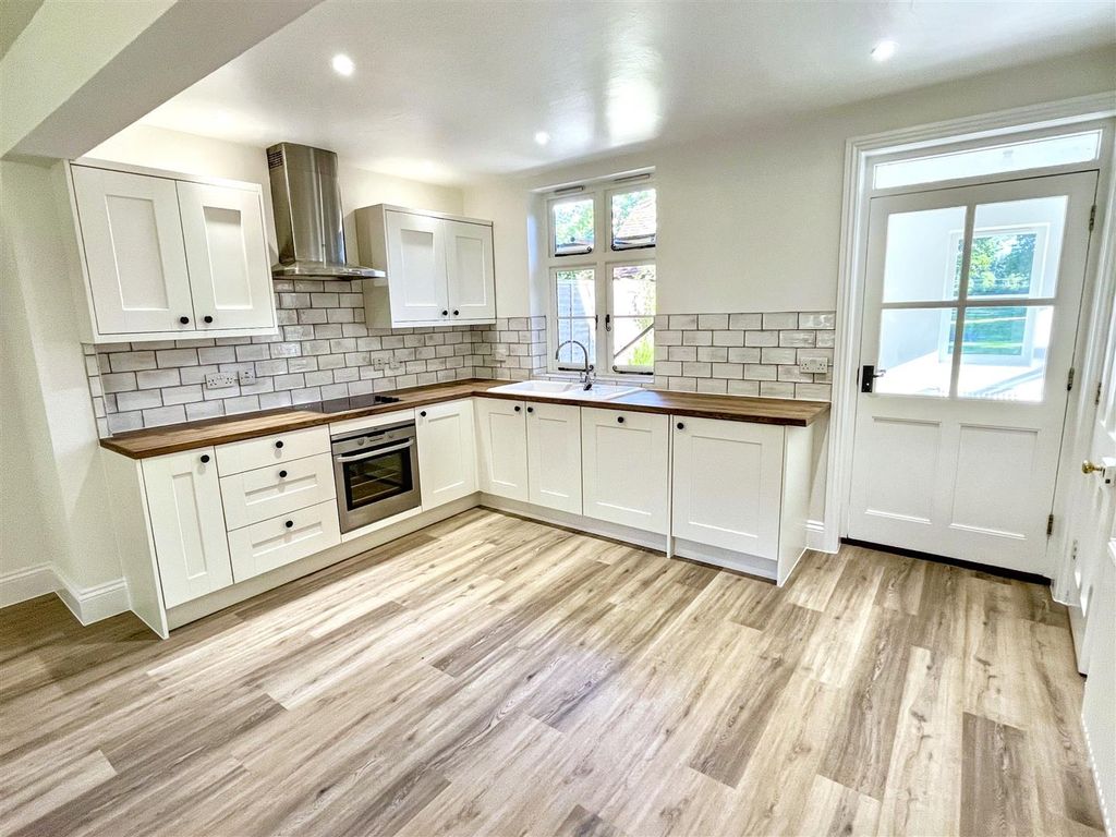 Property photo 2 of 13 Kitchen