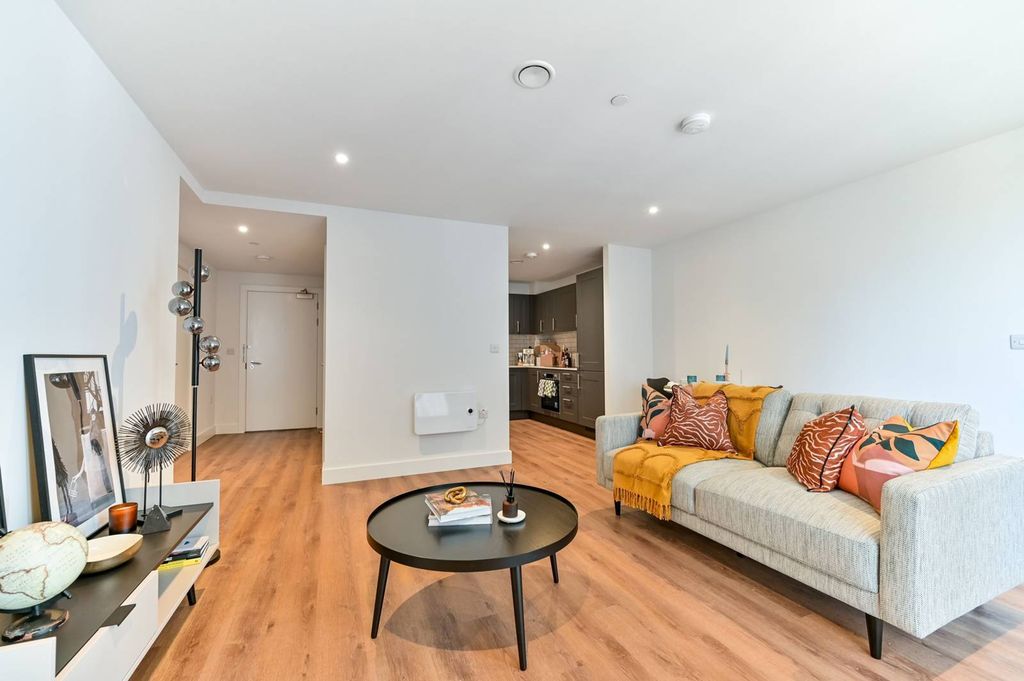 Property photo 1 of 25