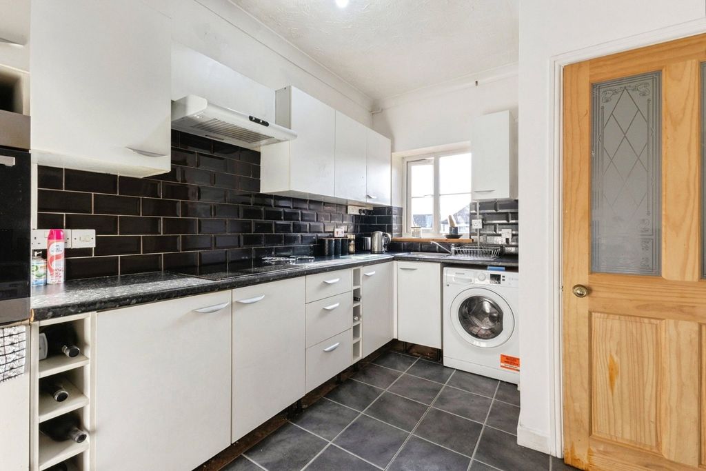 Property photo 2 of 12 Picture No. 03