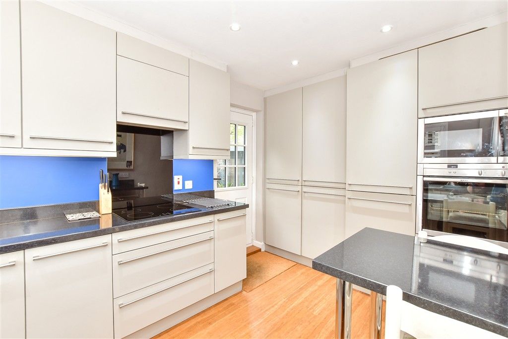 Property photo 2 of 14 Kitchen