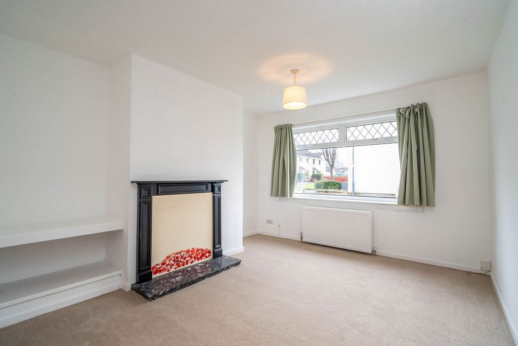 Property photo 2 of 27