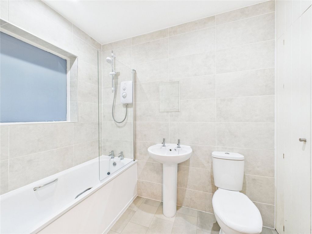 Property photo 3 of 7 Picture No. 23