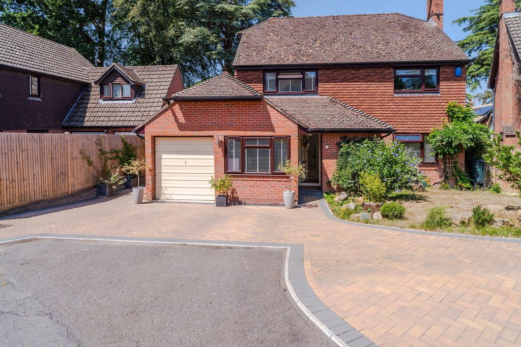 Property photo 1 of 34