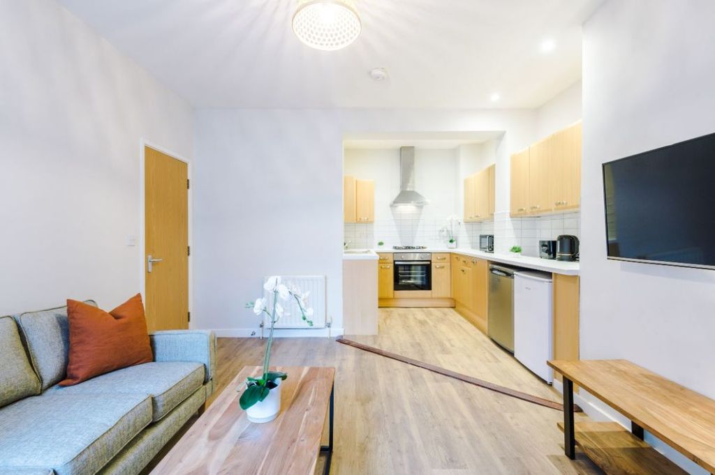 Property photo 1 of 7 19Kg - Living Area / Kitchen