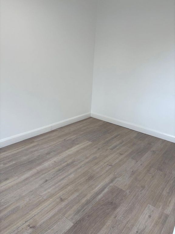 Property photo 3 of 11 Picture No. 01