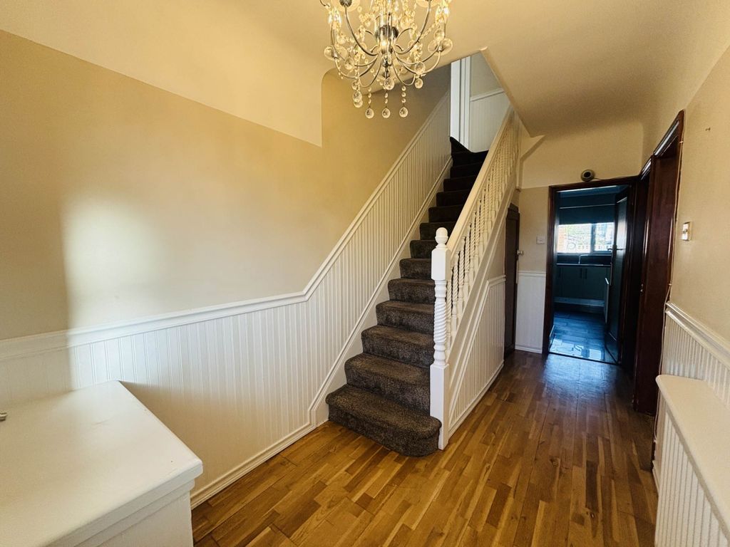 Property photo 2 of 37