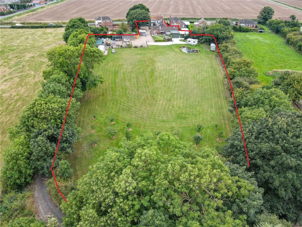 Property photo 3 of 34