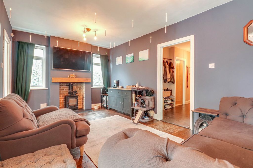 Property photo 2 of 16