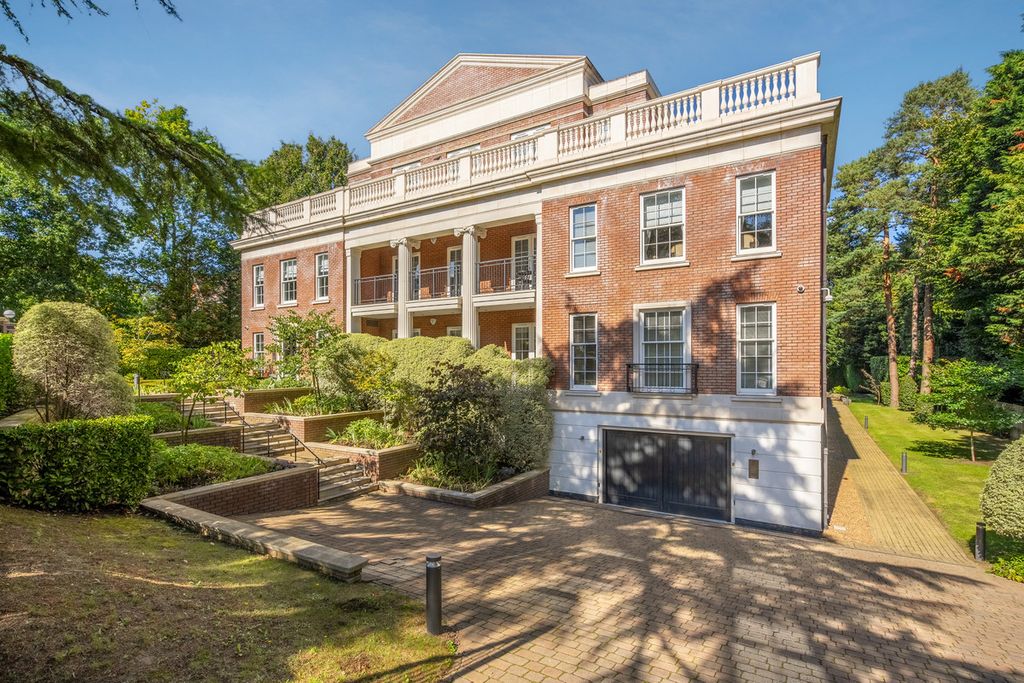 Property photo 2 of 18