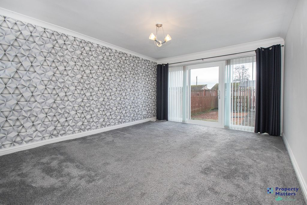 Property photo 2 of 14 Lounge