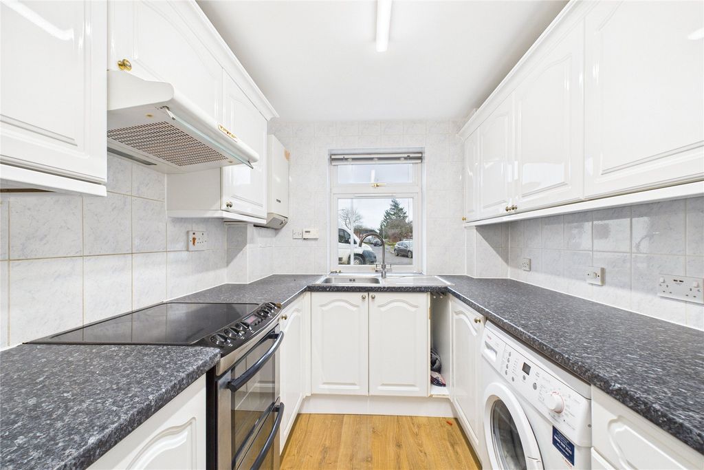 Property photo 3 of 8 Picture No. 11