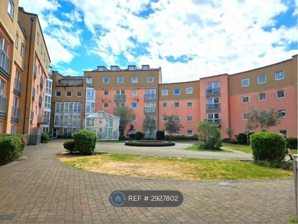 Property photo 1 of 9 Courtyard