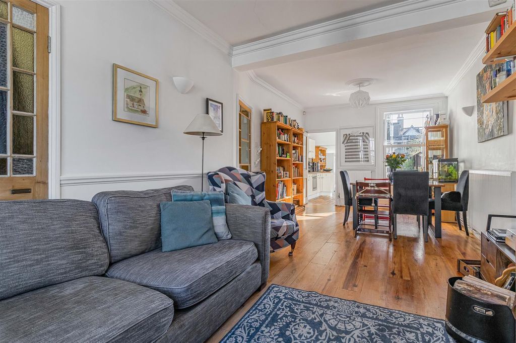 Property photo 2 of 19 21_74867.Jpg