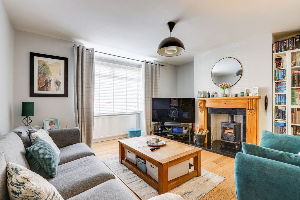 Property photo 2 of 23