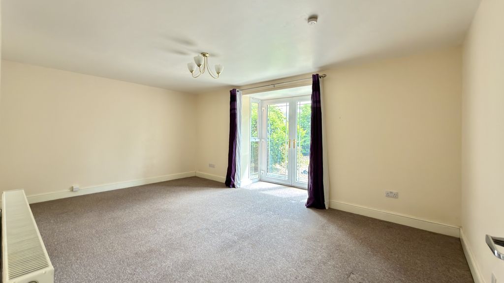 Property photo 3 of 14 2