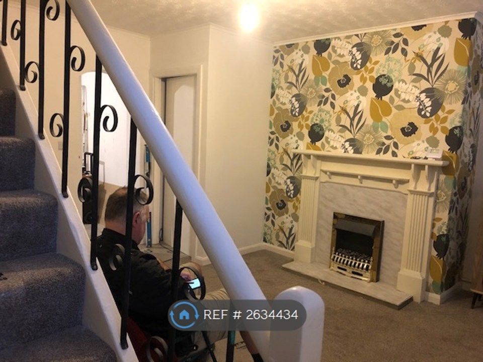 Property photo 1 of 8 Living Room