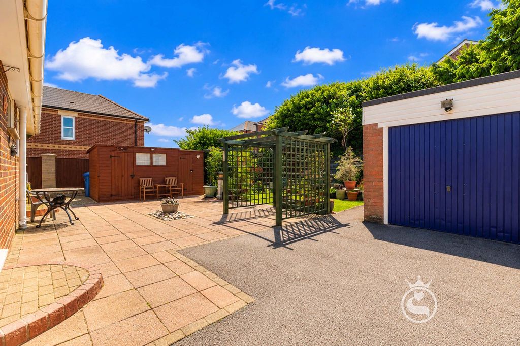 Property photo 2 of 16