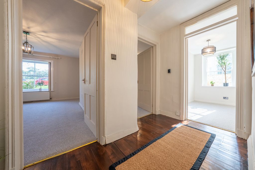 Property photo 1 of 34
