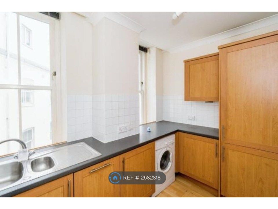 Property photo 2 of 7 Kitchen 1