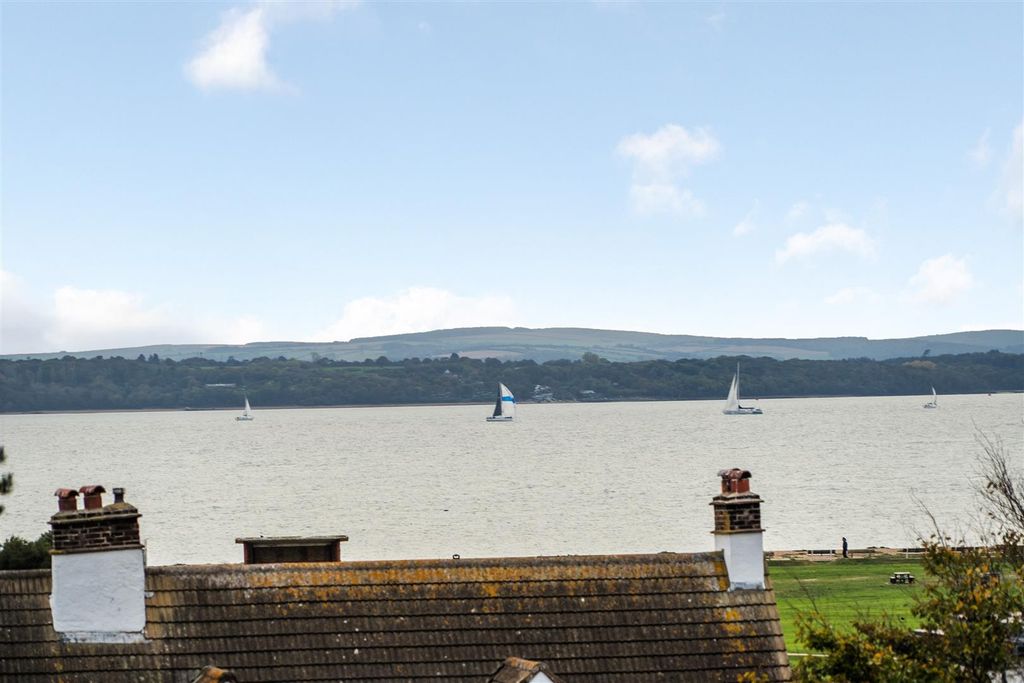 Property photo 2 of 20 1370109-16-68F54B8F39348.Jpg