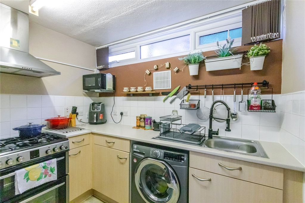 Property photo 2 of 12 Picture No. 02