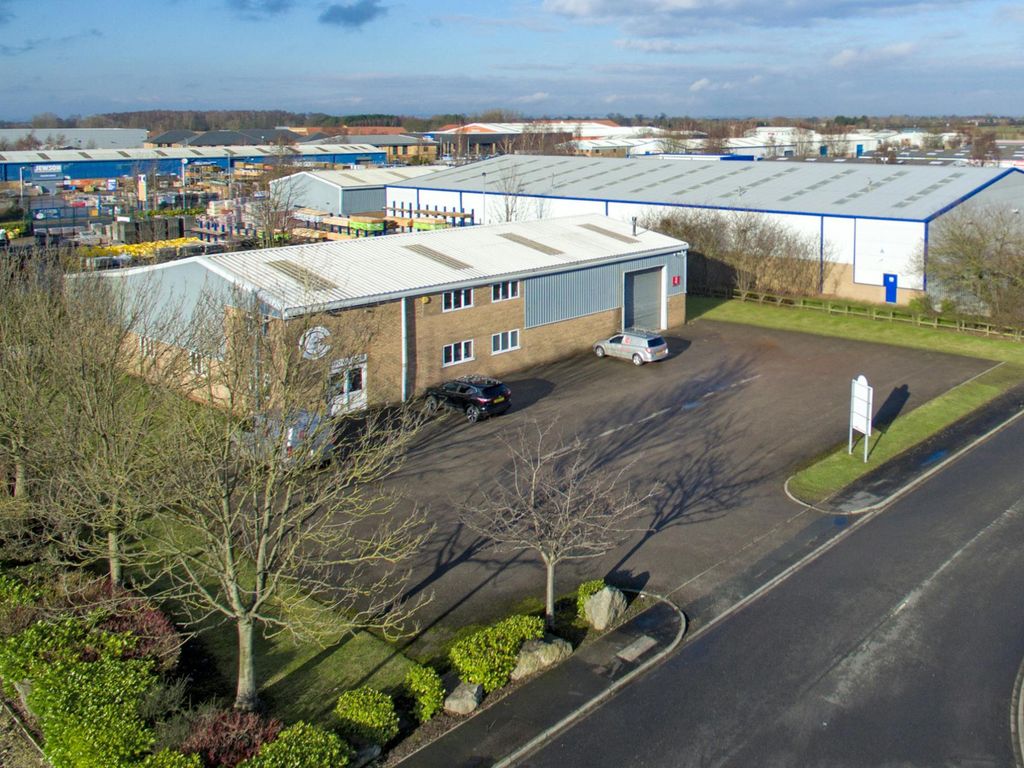 Property photo 1 of 3 2 Lysander Close A.Jpg