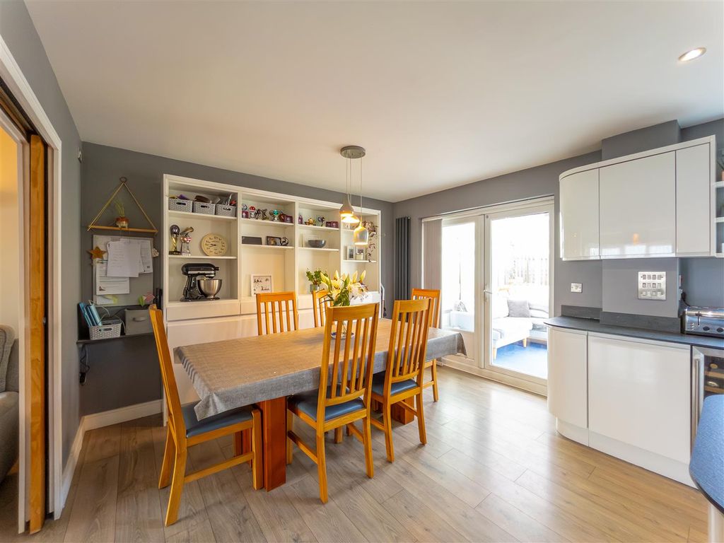 Property photo 3 of 23 66 Hellis Wartha-5.Jpg