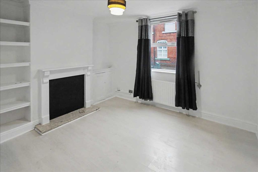 Property photo 2 of 14 Lounge