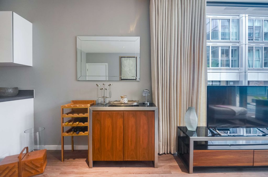 Property photo 3 of 24 Lounge (3).Jpg