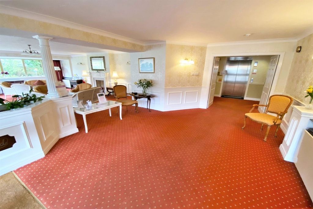 Property photo 2 of 12 Communal Area