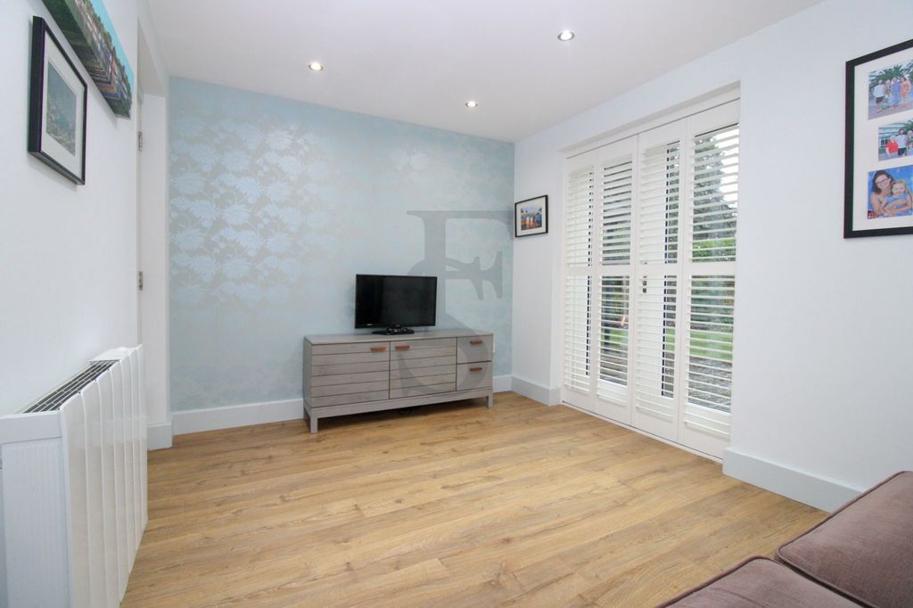 Additional image 8 of 4 bed semi-detached house for saleElm Tree Court, Stoneygate LE2