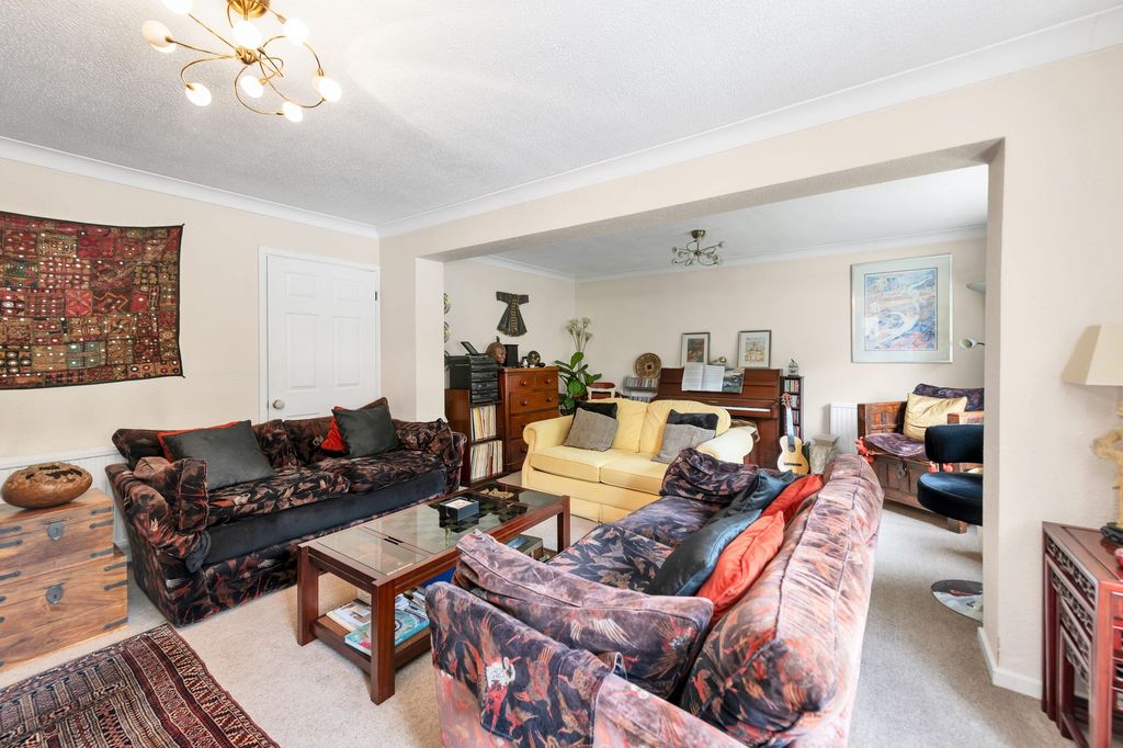 Property photo 3 of 26