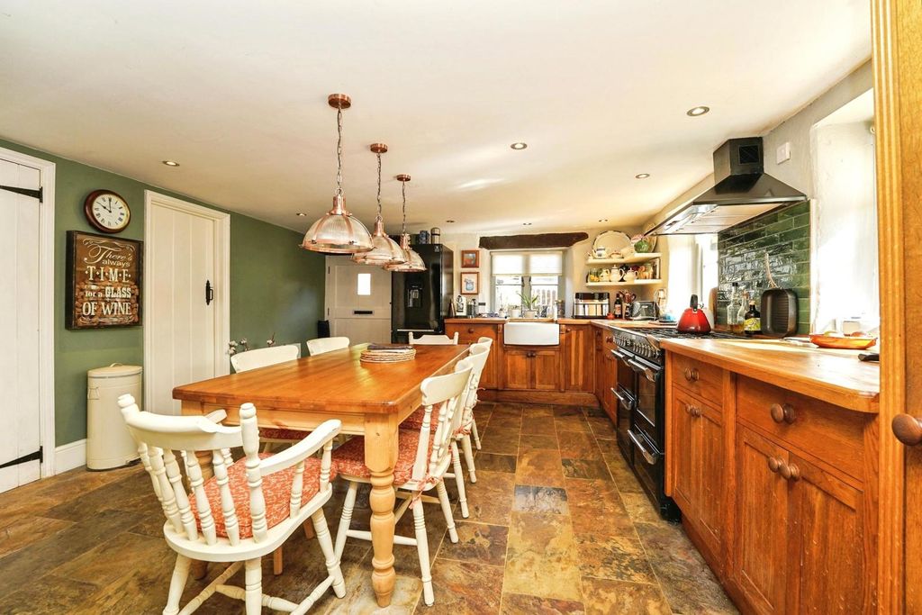 Property photo 3 of 22 Pbox-Img.Jpg