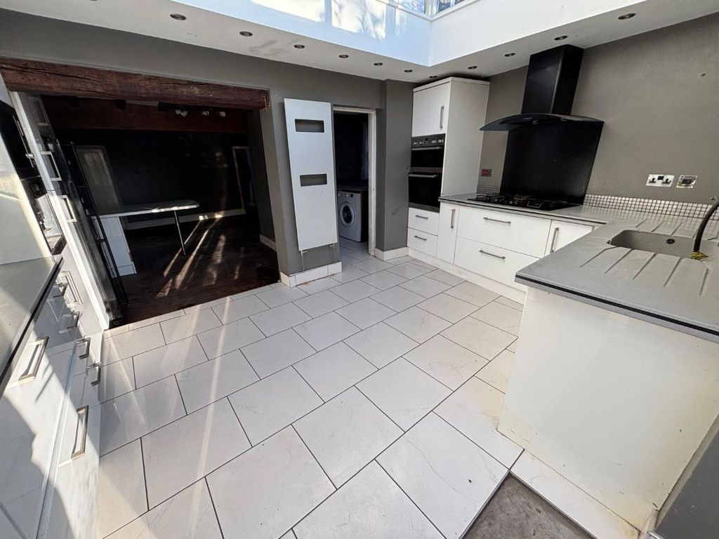 Property photo 2 of 10 Image 2