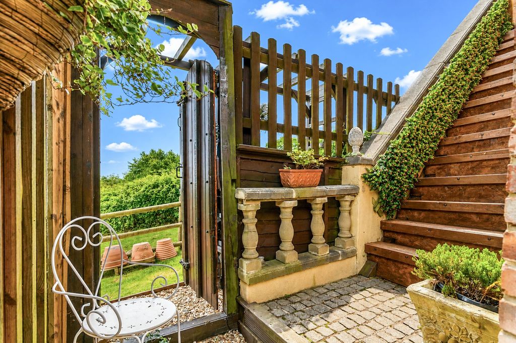 Property photo 3 of 49