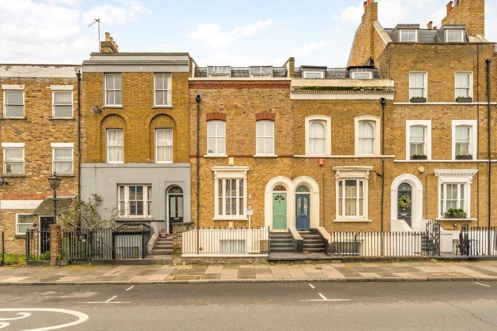 Property photo 1 of 16 Exterior