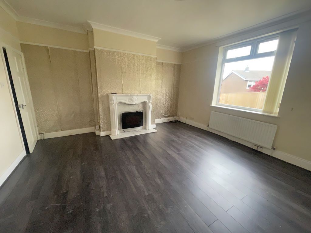 Property photo 2 of 8 Living Room