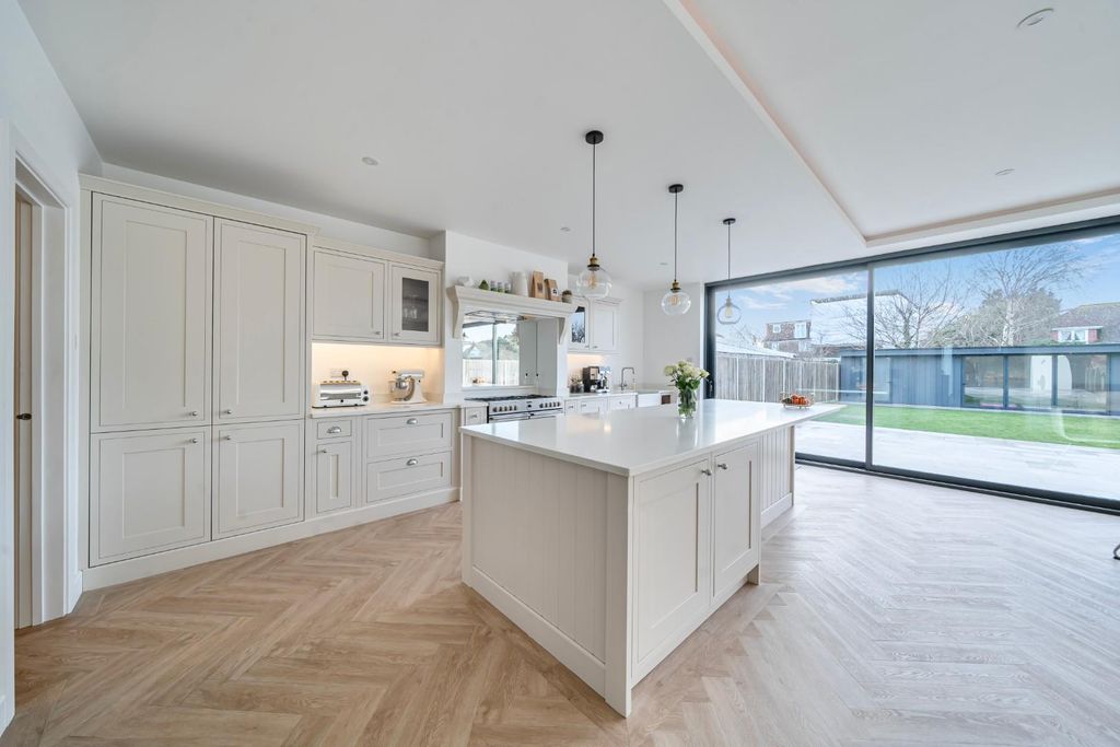 Property photo 2 of 21 1406803-7-69861E86B49Cf.Jpg