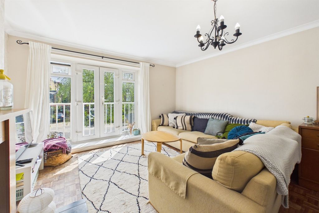 Property photo 1 of 20 Living Room