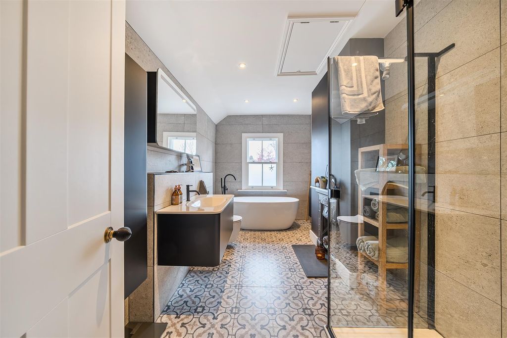 Property photo 2 of 11 Yorke Road -Bathroom.Jpg