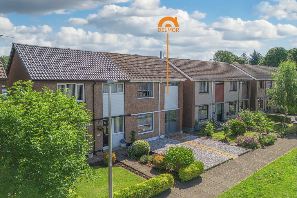 Property photo 1 of 32