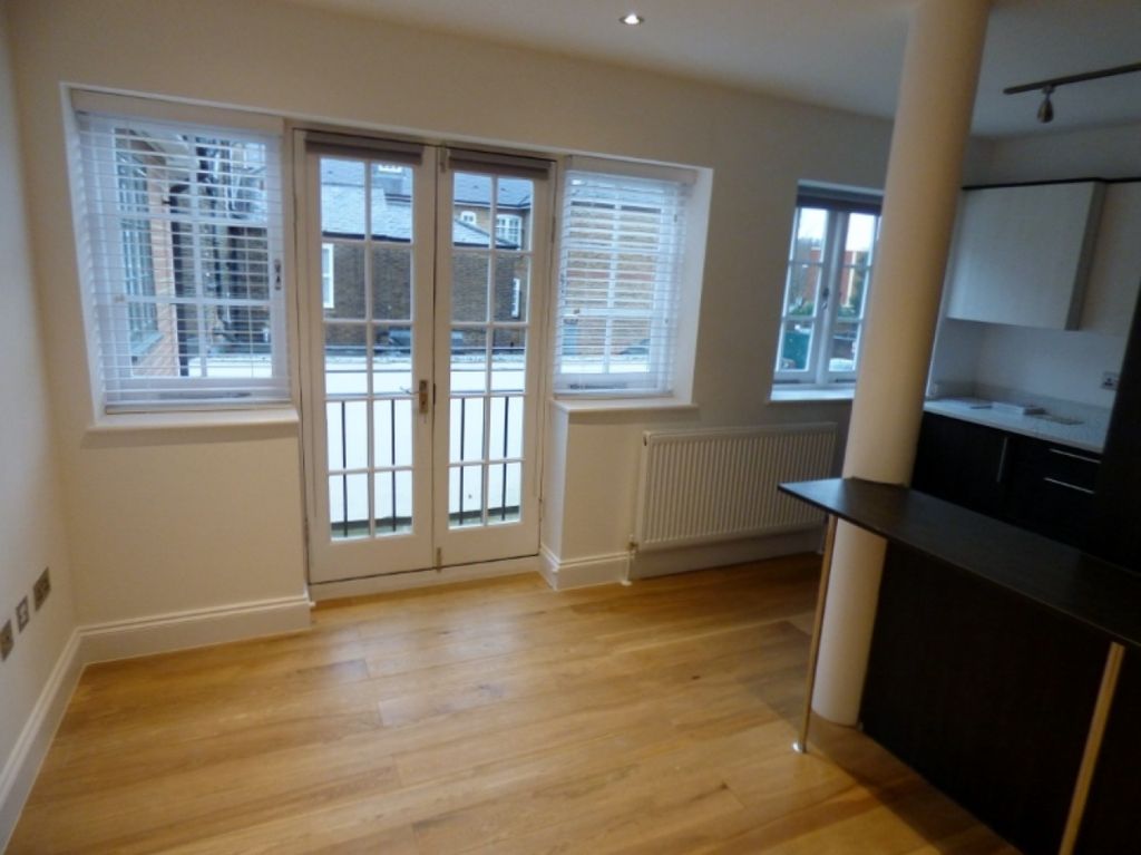 Property photo 3 of 6 Lounge