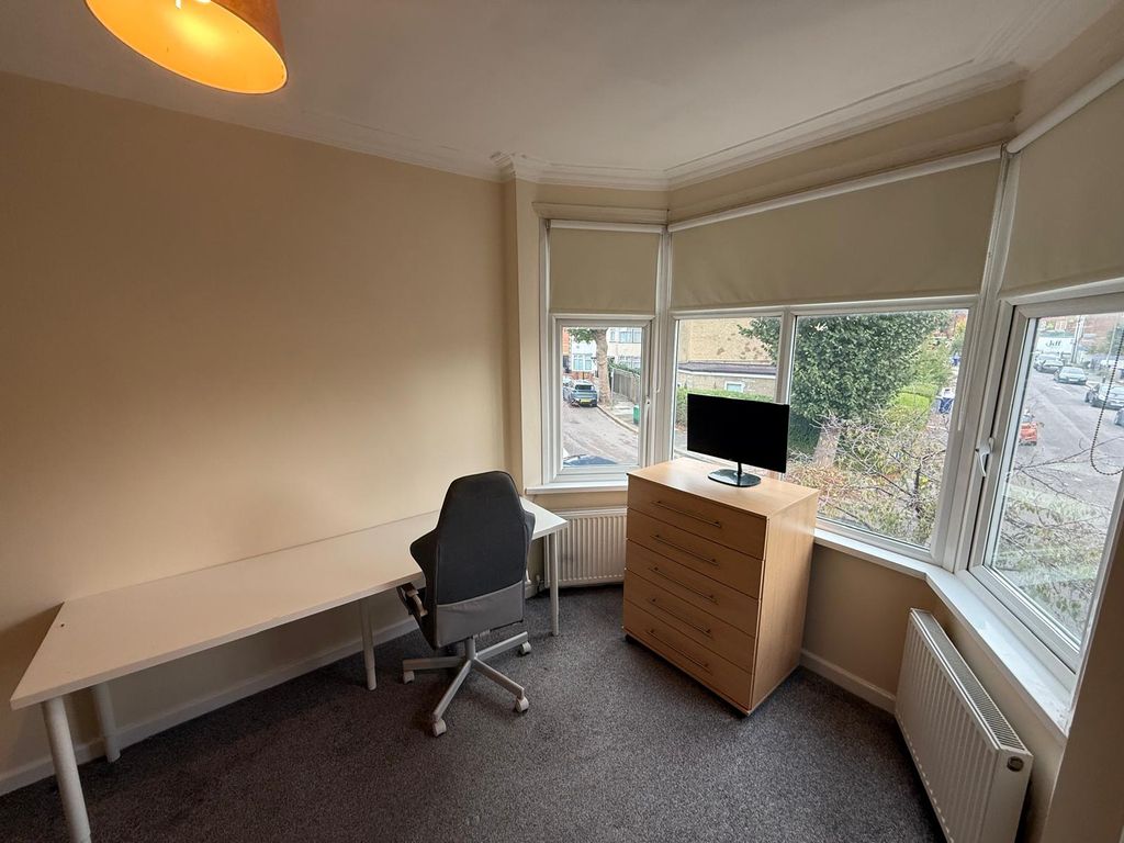 Property photo 2 of 4