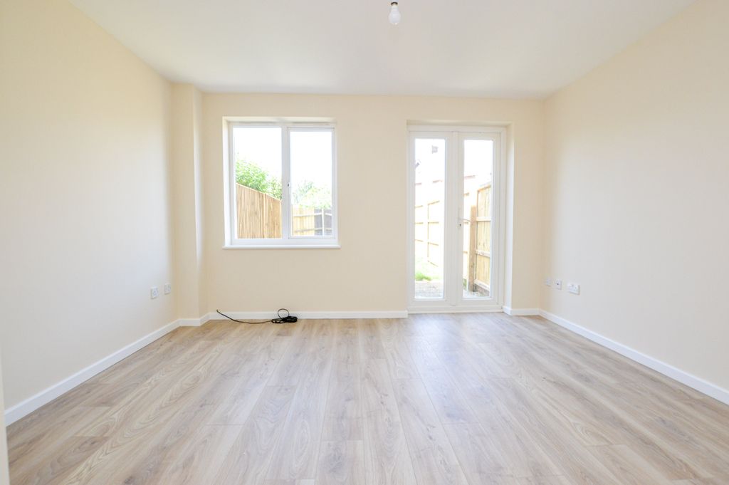 Property photo 2 of 10 2-Dsc_0317
